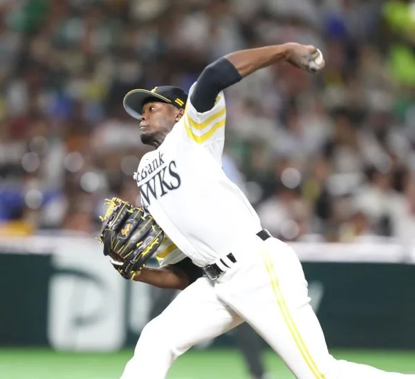 軟銀鷹Liván Moinelo(photo：軟銀鷹官網)/金享娛樂城