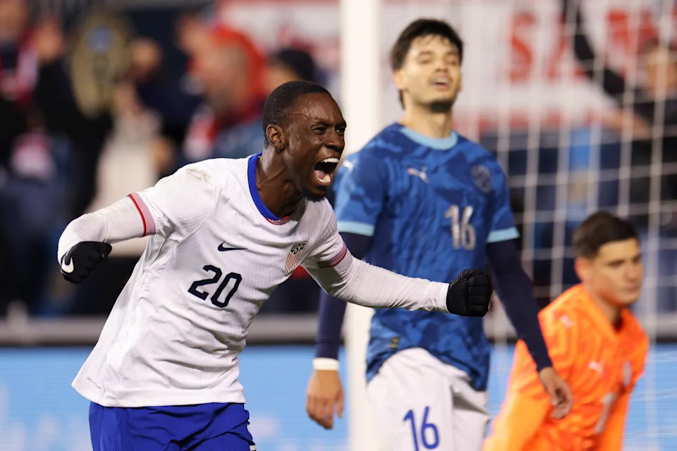 Folarin Balogun的終場進球成為勝負關鍵,美國隊在週六於賓夕法尼亞州切斯特進行的友誼賽中以 2 比 1 擊敗巴拉圭。(John Dorton/ISI Photos/USSF via Getty Images)